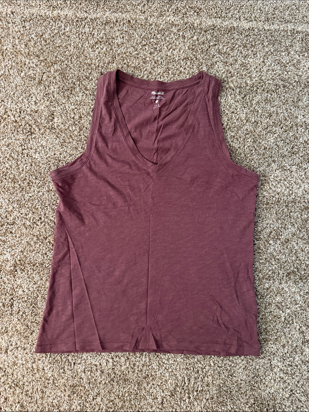 Madewell Sleeveless V-Neck Tank Top in Wine